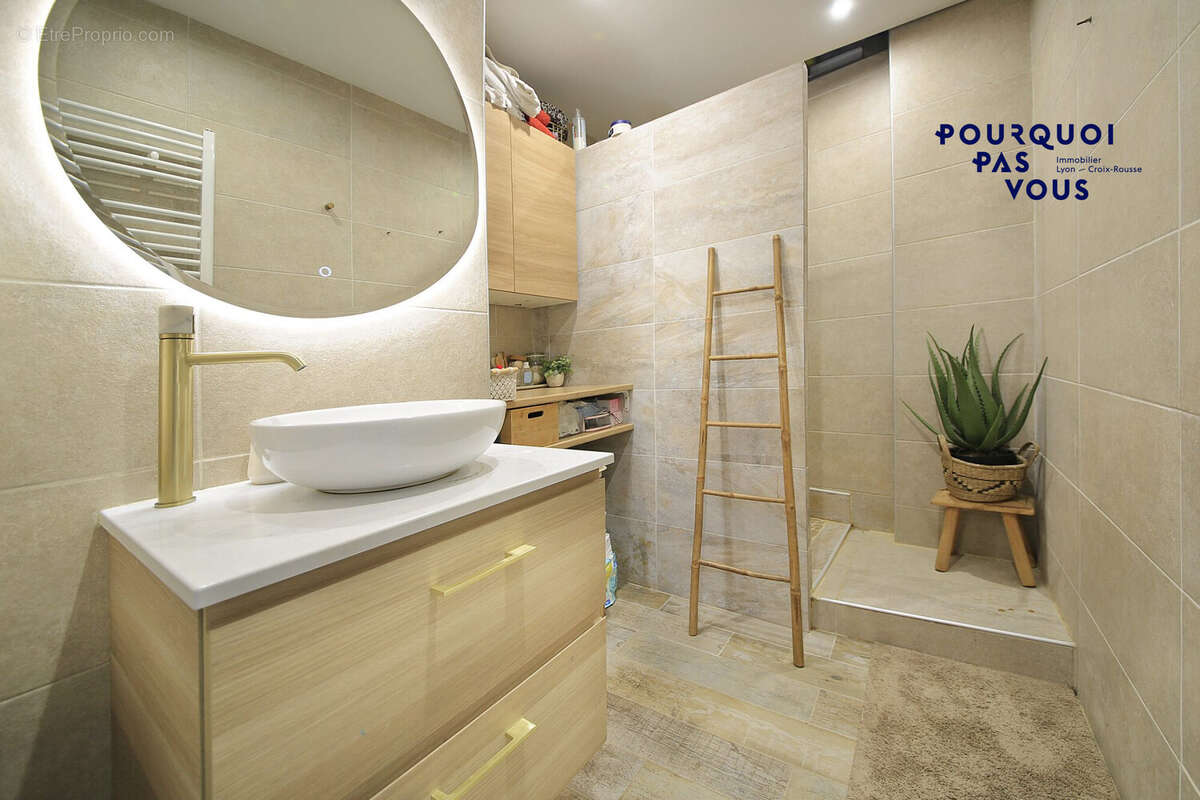 Appartement à RILLIEUX-LA-PAPE