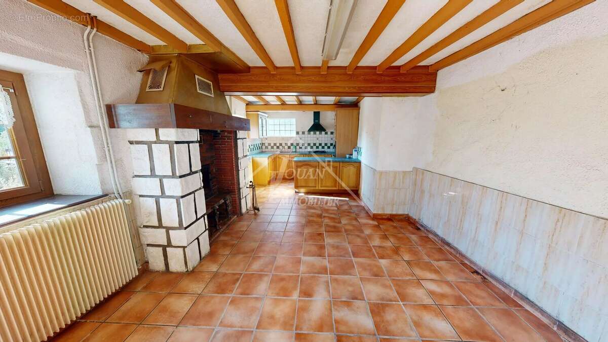 Maison à rénover avec jardin et grange - photo 5