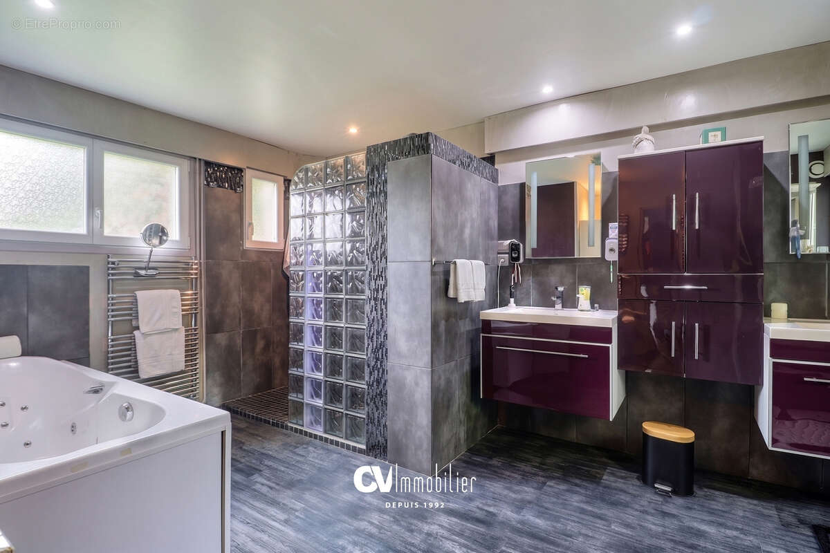 Maison - 4 chambres - 140 m2 - photo 6