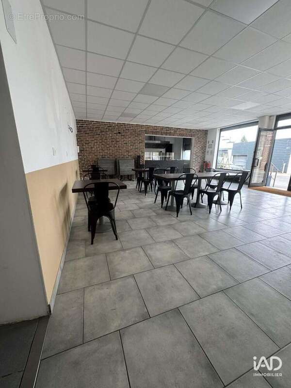 Photo 2 - Commerce à MARLES-LES-MINES