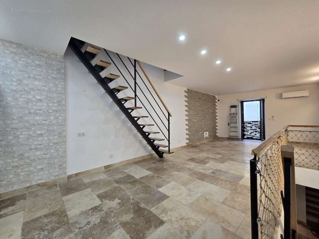 Maison à PELISSANNE