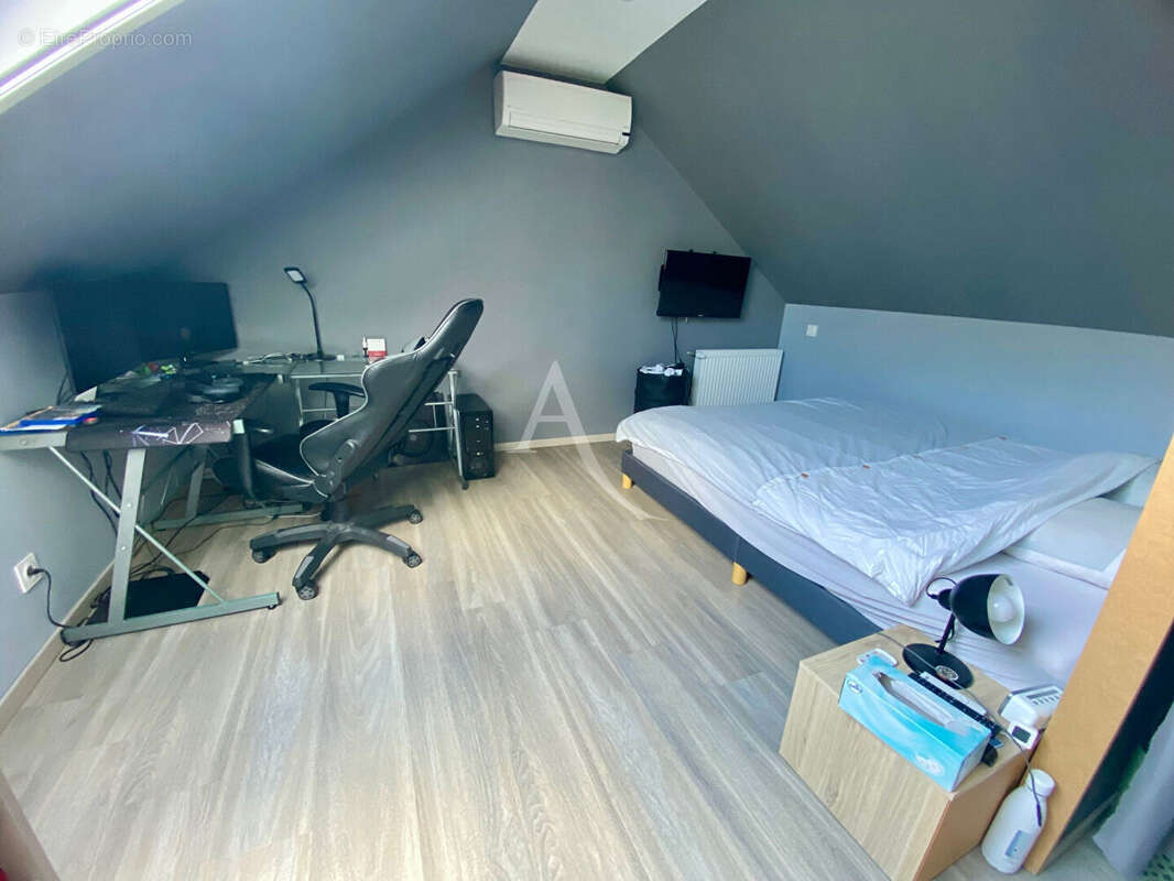 Maison à LA CHAPELLE-SAINT-MESMIN