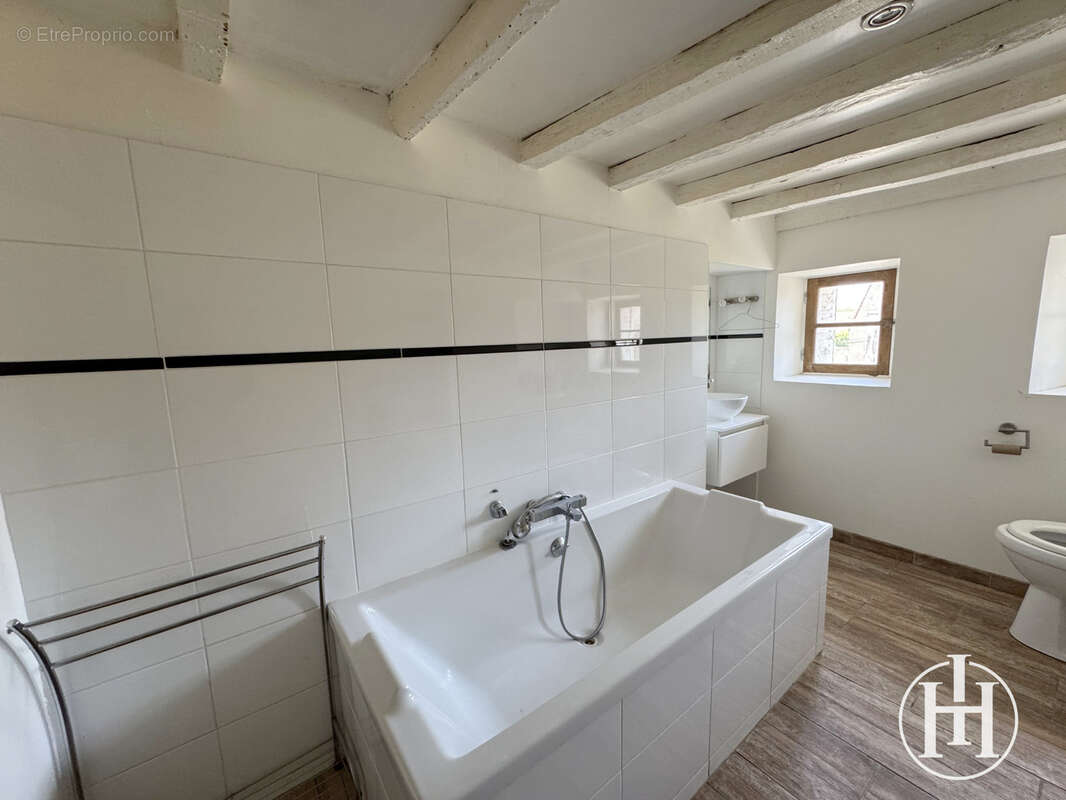 Maison à BRUERE-ALLICHAMPS