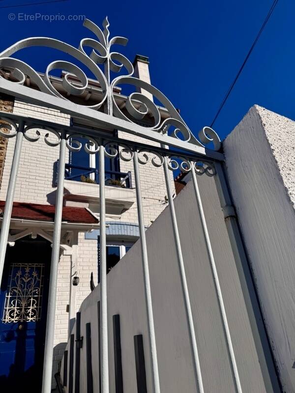 Maison à LE PERREUX-SUR-MARNE