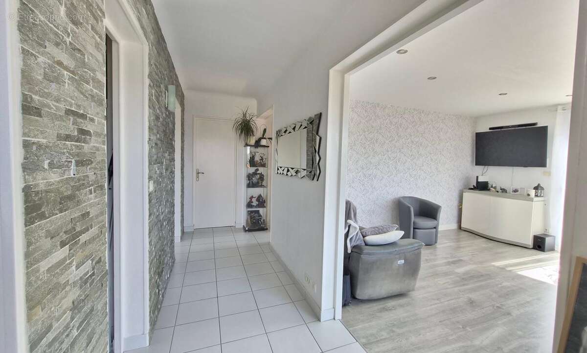 T4 indépendant, 126 m², sous sol total, 782 m² de terrain - photo 6