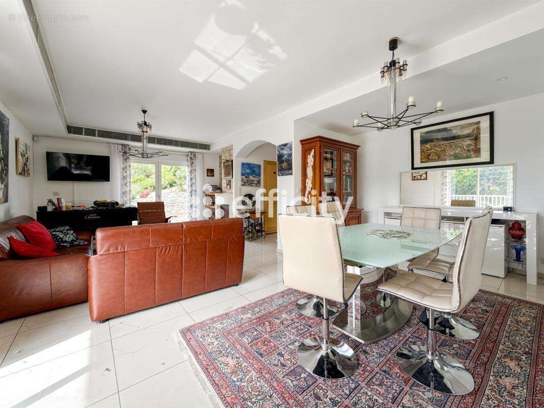 Maison 149 m² à Saint-Regle  - photo 8