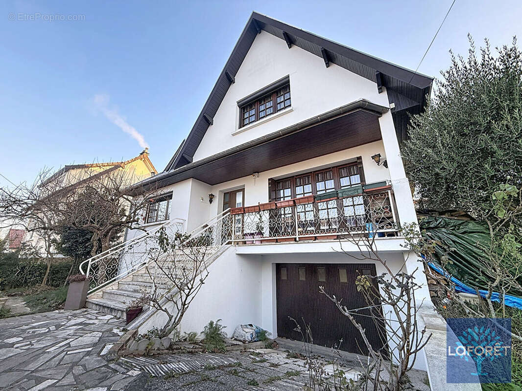 Maison à VIGNEUX-SUR-SEINE