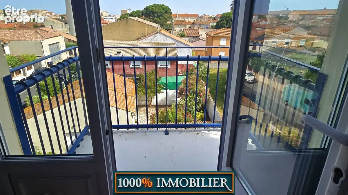 À 400m du centre ville et 450m des plages. - photo 15