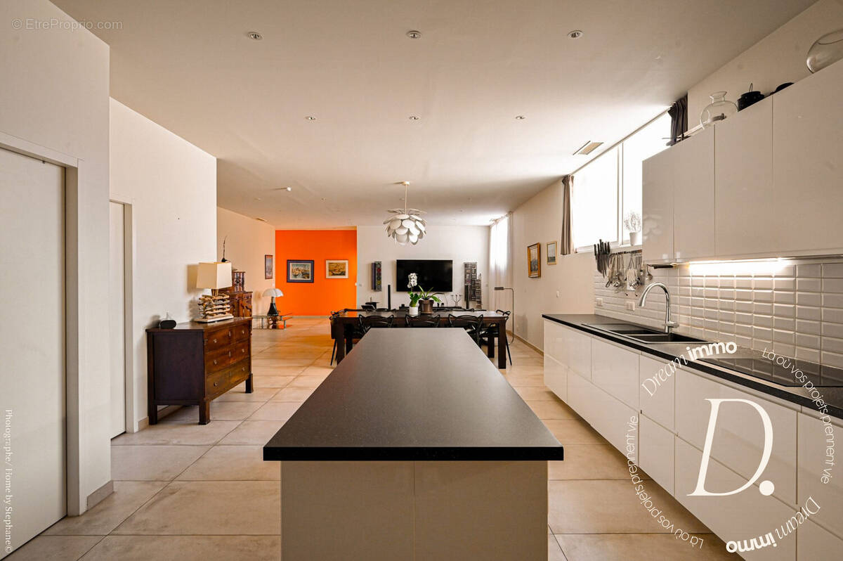 Appartement à MARSEILLE-5E
