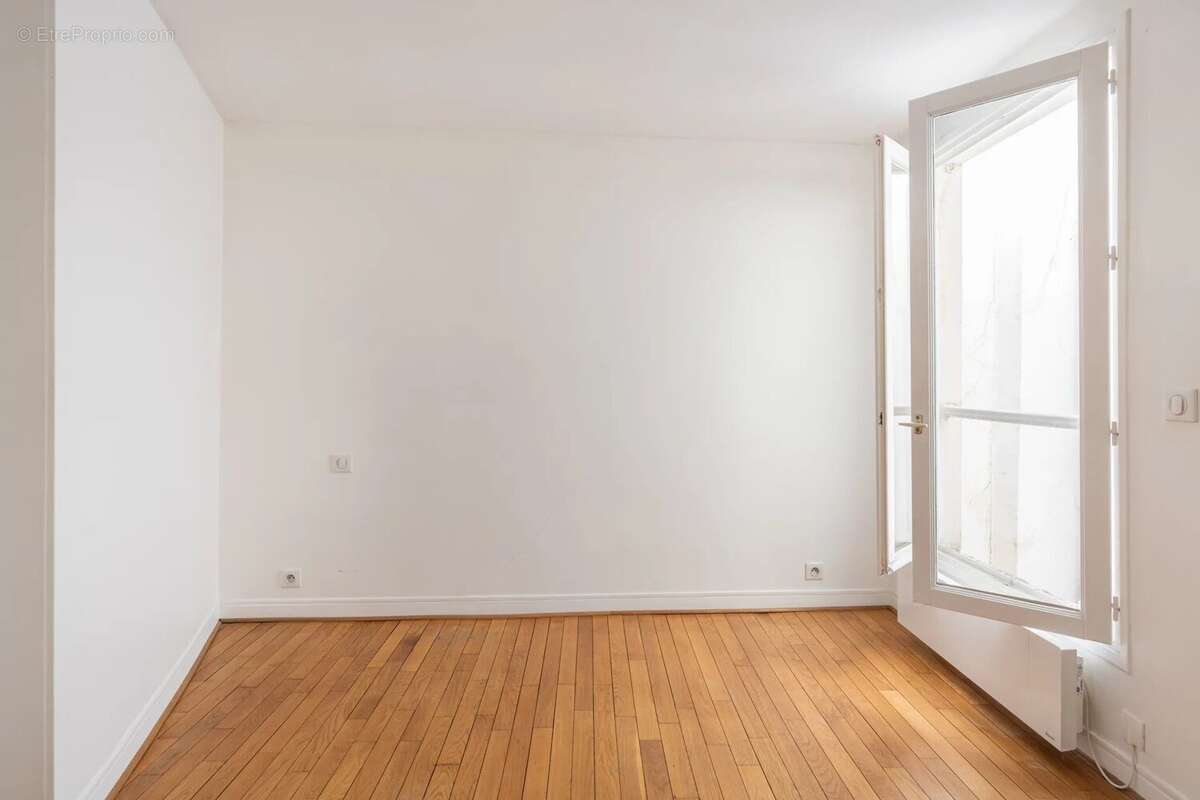 Appartement à PARIS-3E