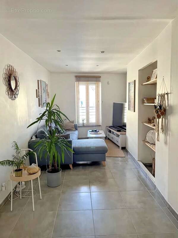 Appartement à ROQUEVAIRE