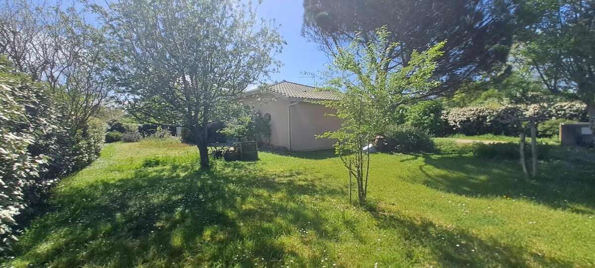 Maison à ARENGOSSE
