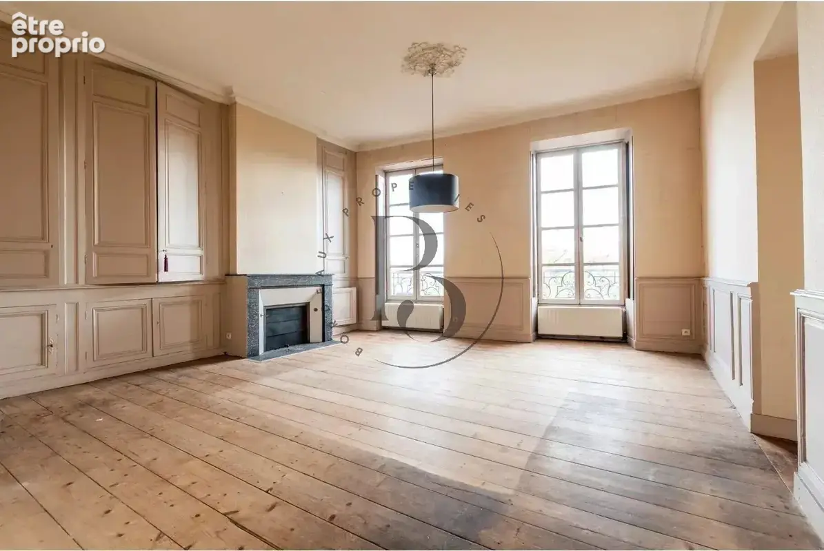 BORDEAUX CHARTRONS - Appartement à rénover avec vue sur la Garonne - photo 2