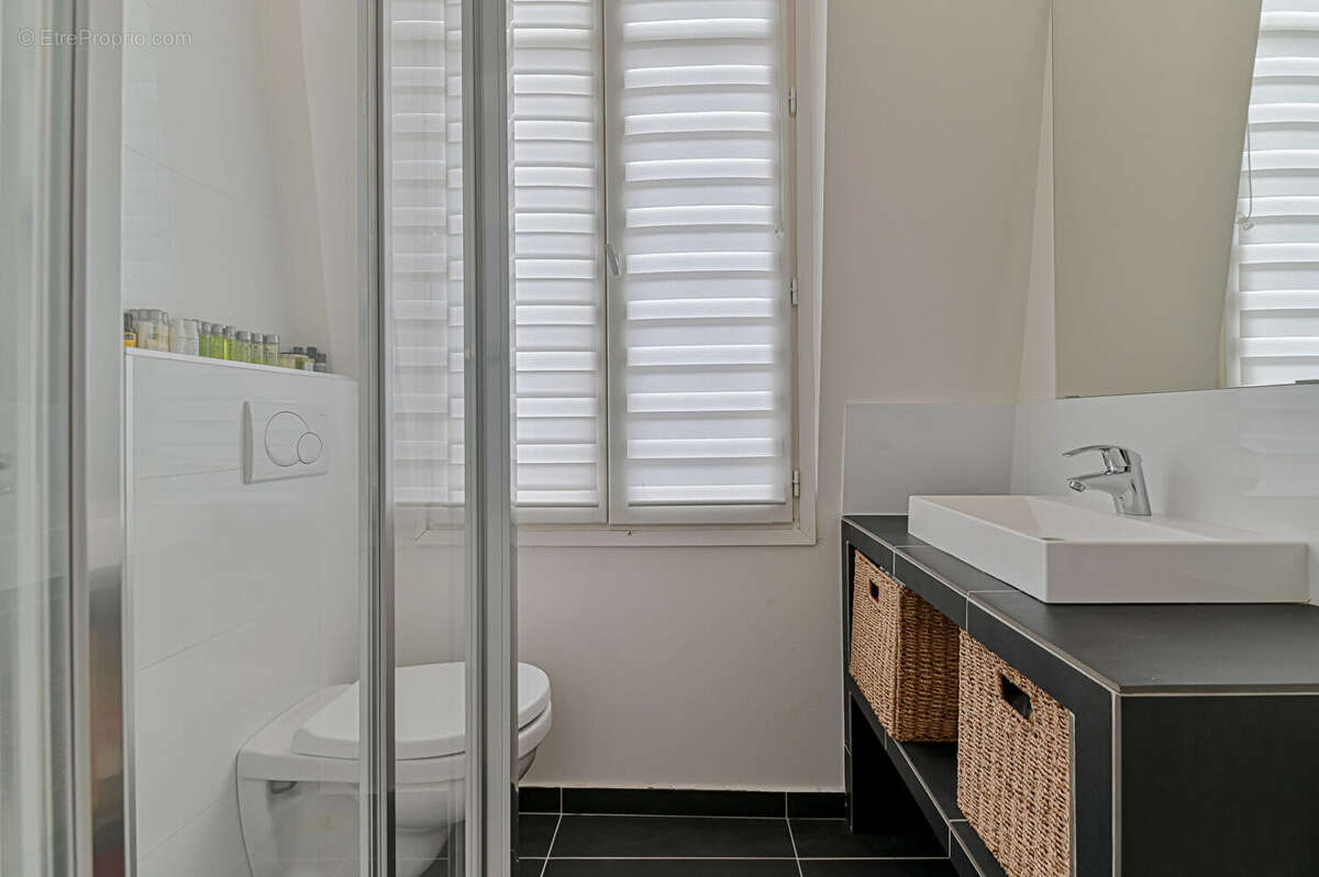 Appartement à PARIS-14E