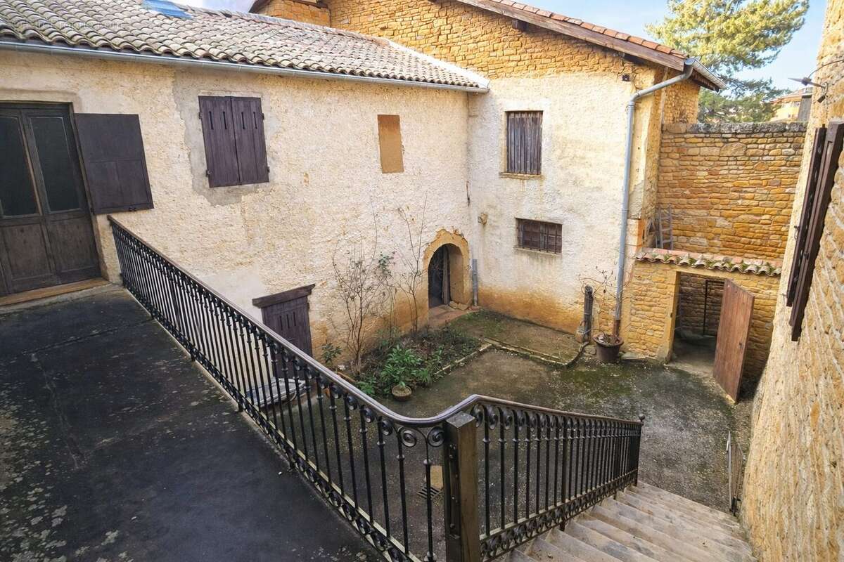 Maison à VILLE-SUR-JARNIOUX