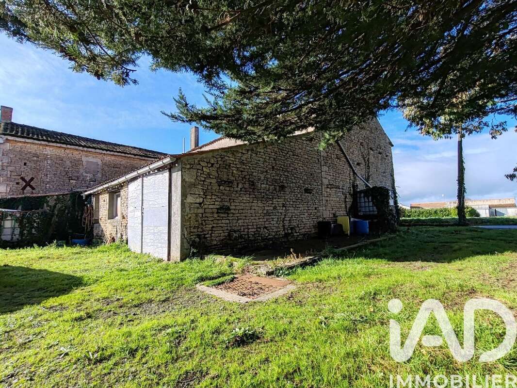 Photo 3 - Maison à MOUZEUIL-SAINT-MARTIN