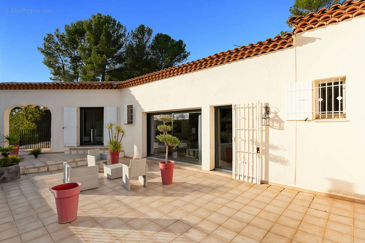 Maison à BOUC-BEL-AIR