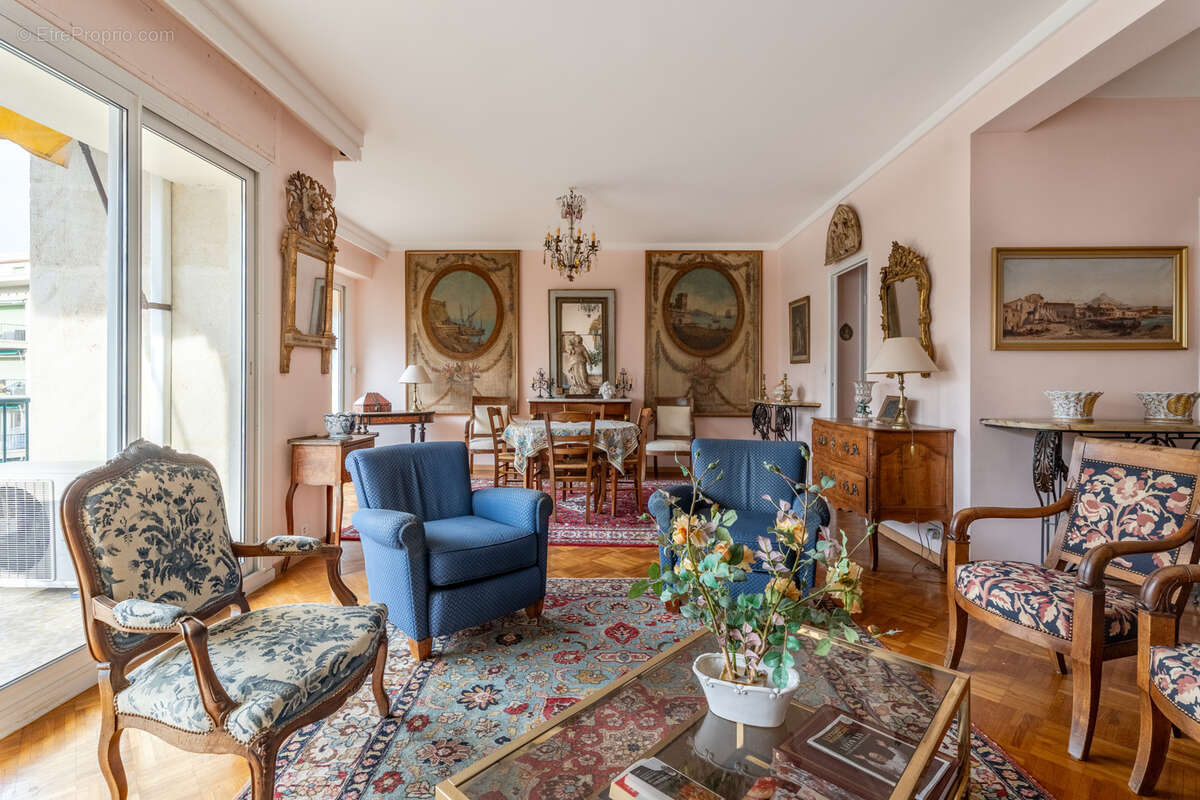 Appartement à MARSEILLE-8E