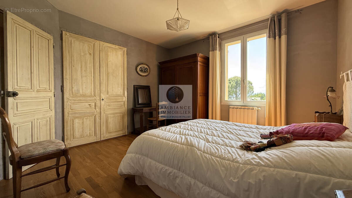 Maison à ETOILE-SUR-RHONE