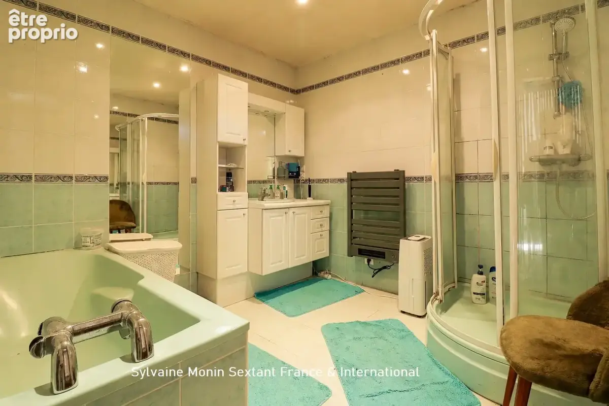 Elegante maison de caractère en pierre, 6 chambres, piscine, dépendances sur un terrain arboré de 5 000 m2 - photo 17