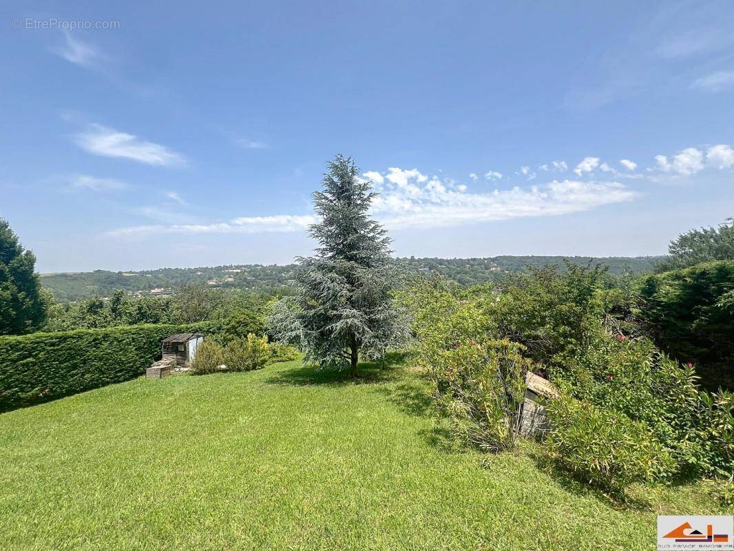 Terrain à LACROIX-FALGARDE