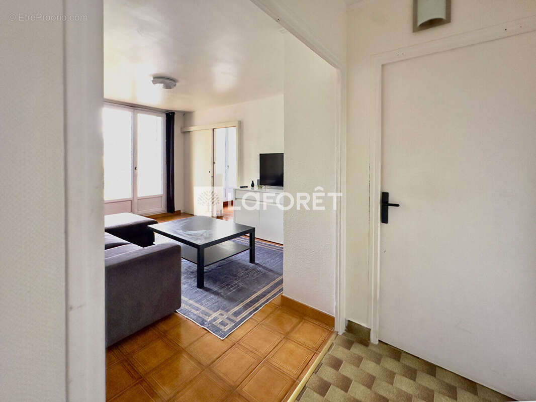 Appartement à SAINT-MARTIN-D'HERES