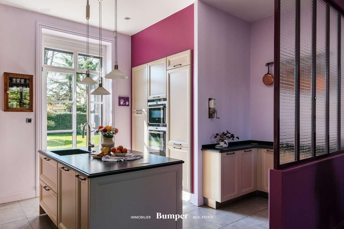 Maison à SAINT-BONNET-DE-MURE