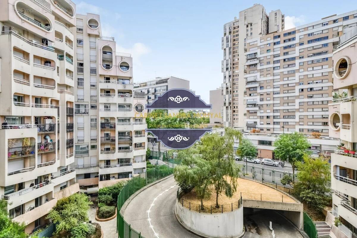 Appartement à PARIS-19E