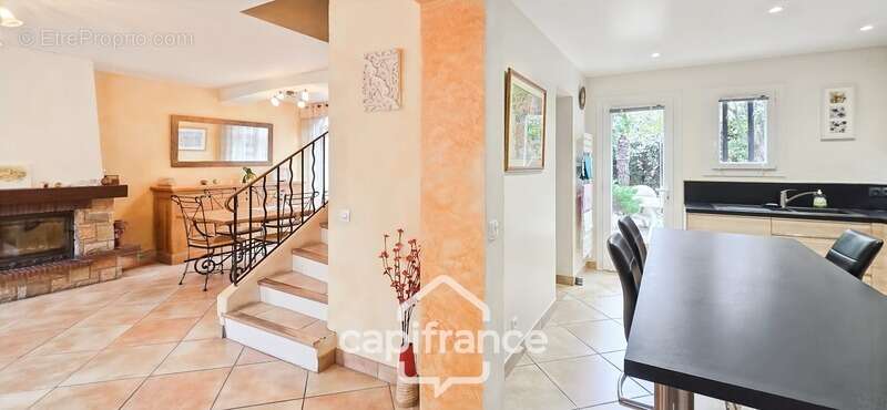 Maison à SOLLIES-PONT