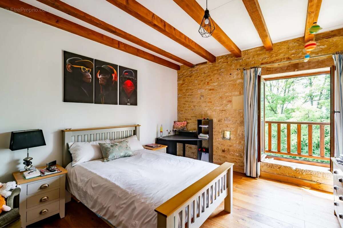 Maison à SAINTE-NATHALENE