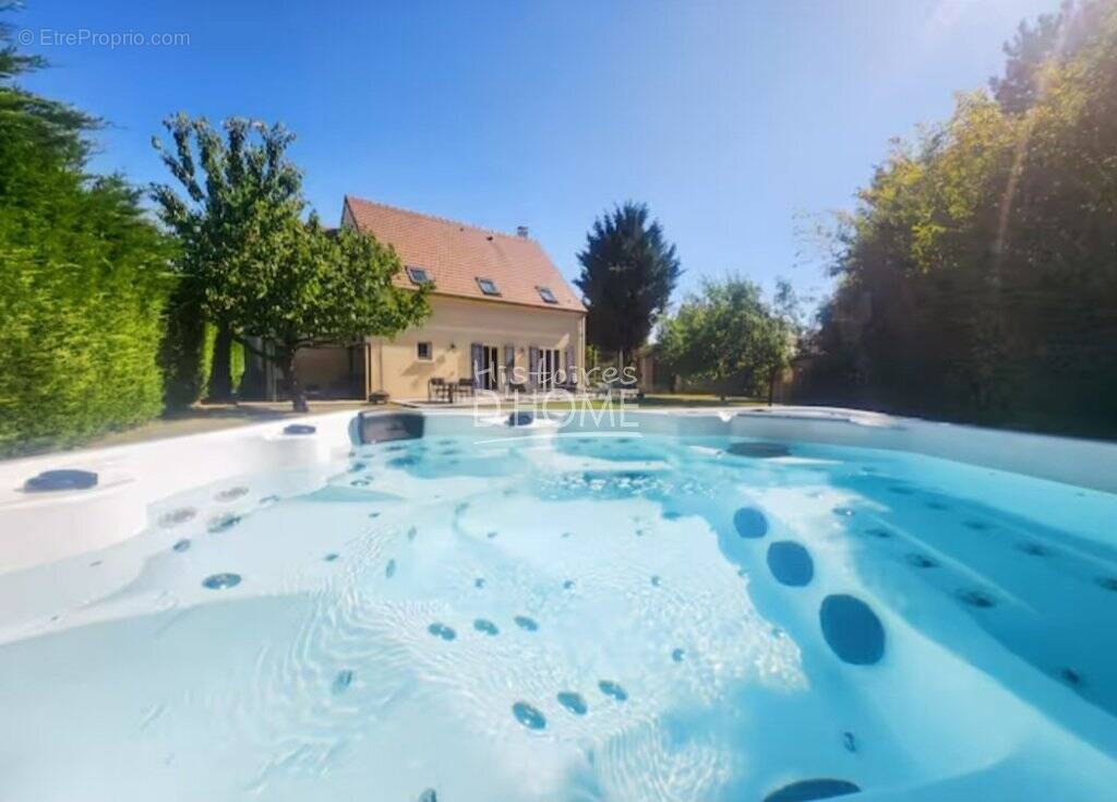 Maison à LE PLESSIS-FEU-AUSSOUX