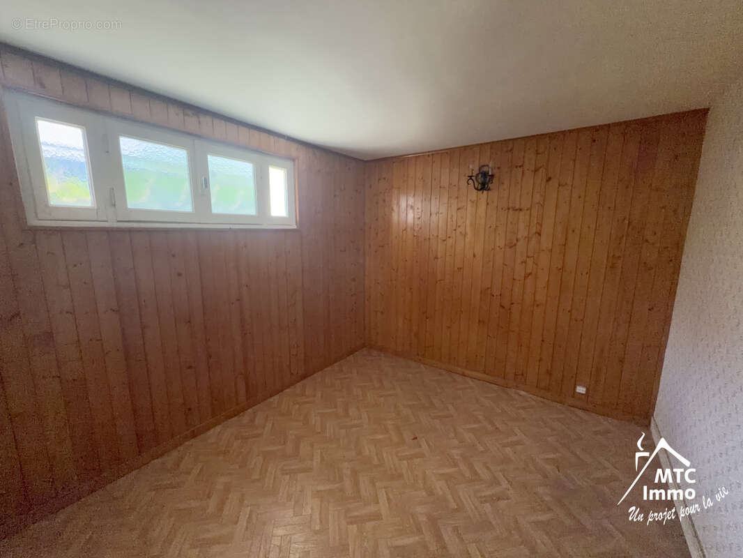 Maison a renover / terrain 518 m2 - photo 10
