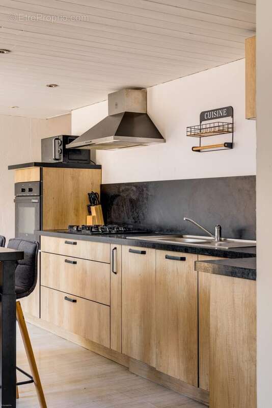 Maison 137 m² à Bonnevaux  - photo 3