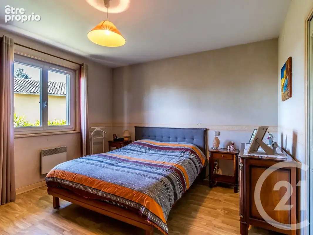 Maison 5 pièces 133 m² à vendre à Montmerle-Sur-Saone (01090) - photo 7