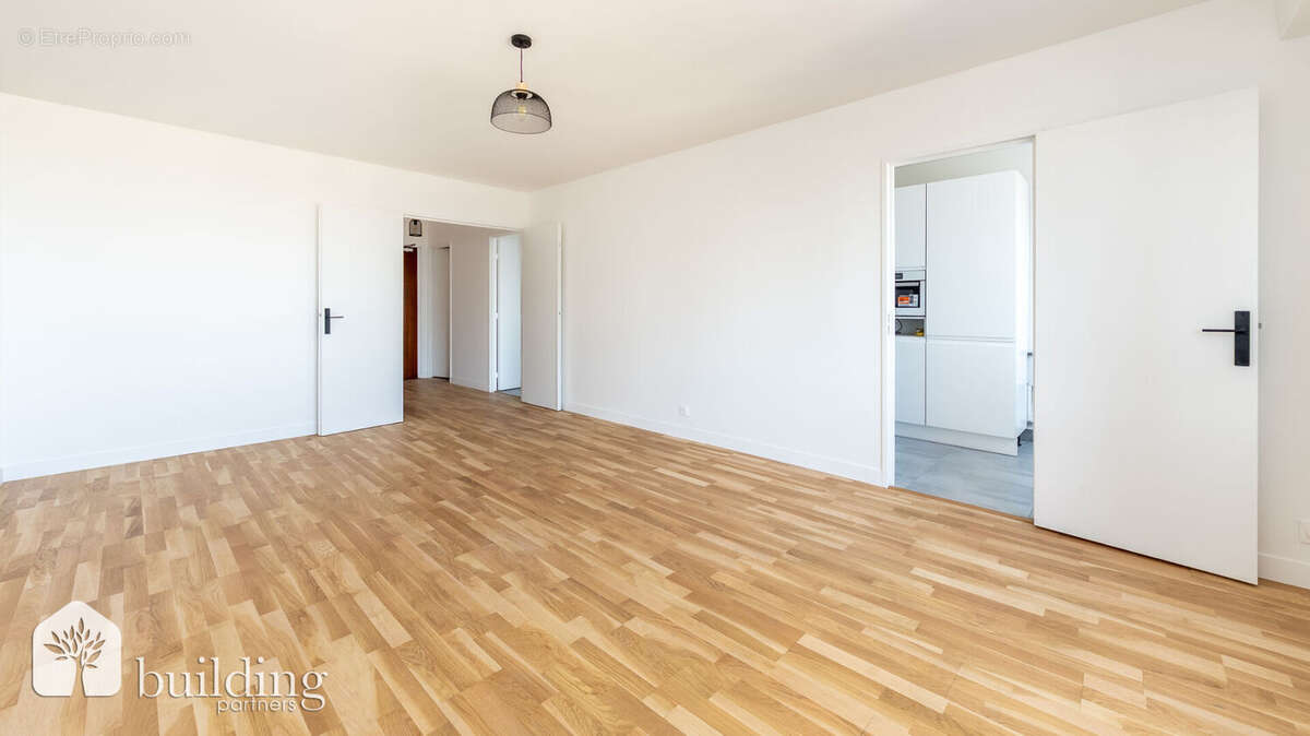 Appartement à COURBEVOIE