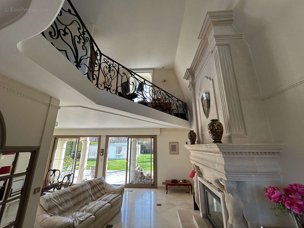 Maison à L'HAY-LES-ROSES