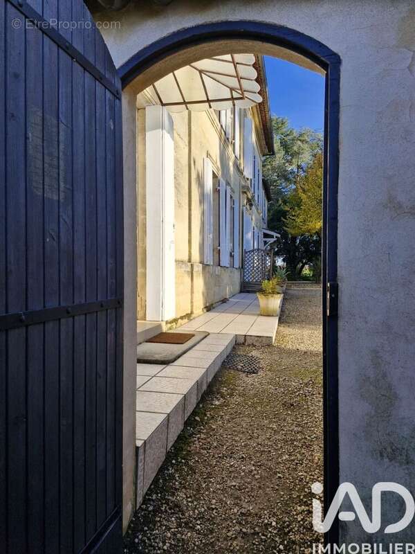 Photo 2 - Maison à SAINT-MAGNE-DE-CASTILLON