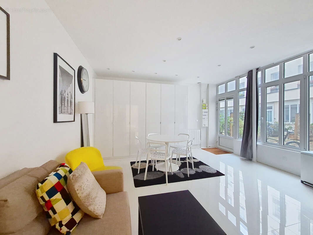 Appartement à PARIS-11E