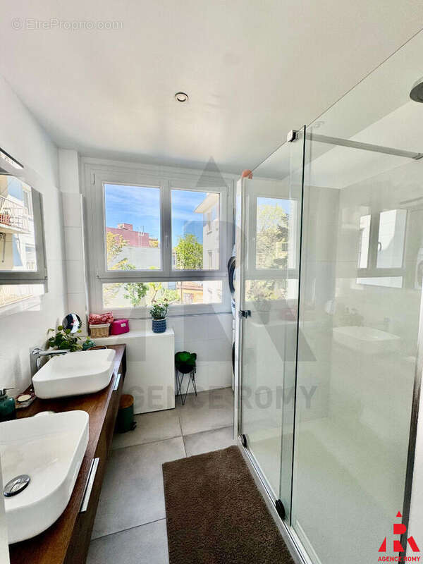 4/5 pièces RENOVÉ avec balcon - cave et parking BOX - photo 10