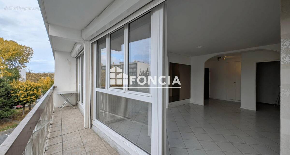 Appartement à CHILLY-MAZARIN