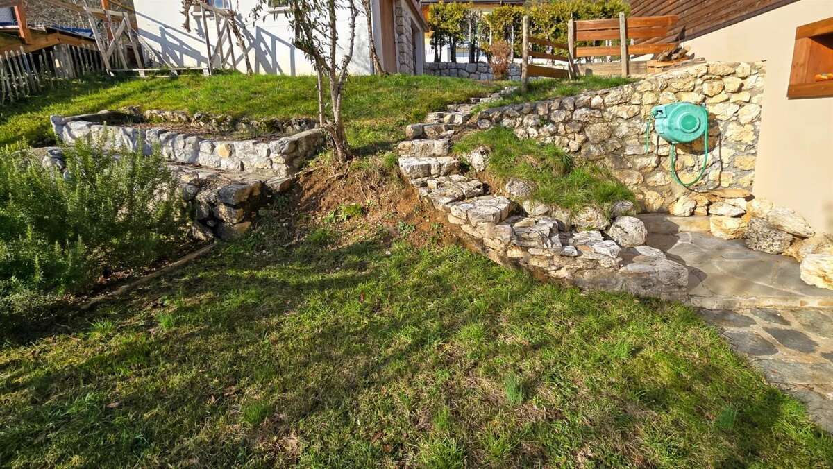 Maison à MONNETIER-MORNEX