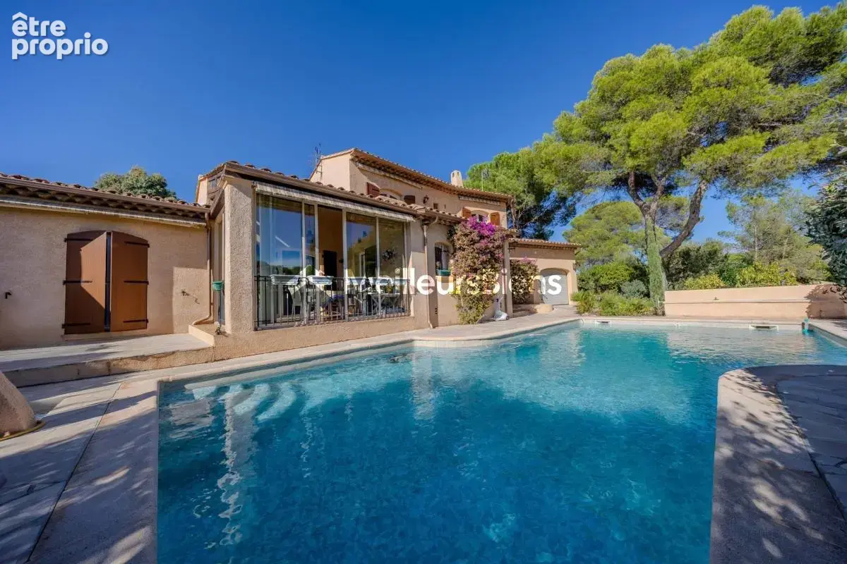 Photo Maison à Frejus au prix de 679 000€