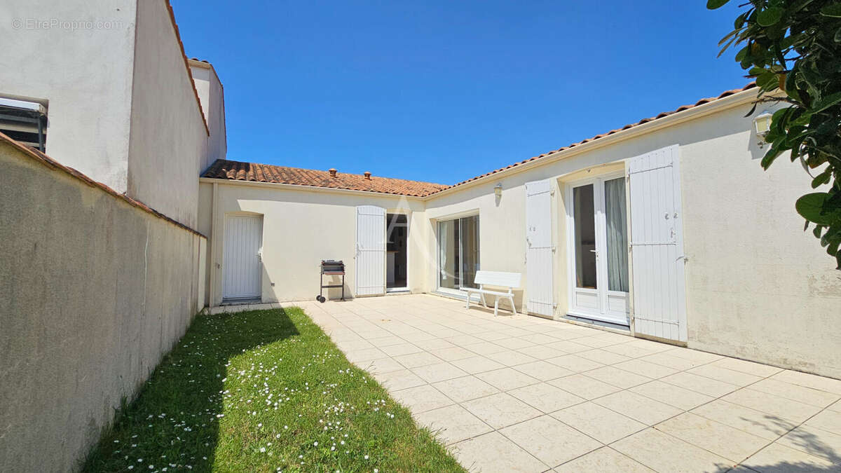 Maison à PORT-DES-BARQUES