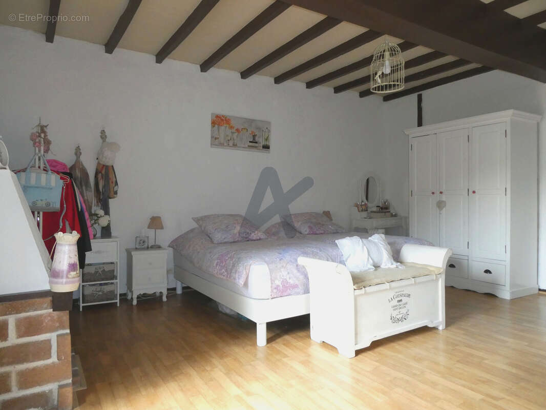 Maison à MONTROMANT