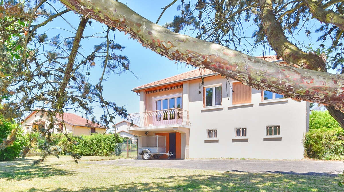 Maison à CHAZAY-D&#039;AZERGUES