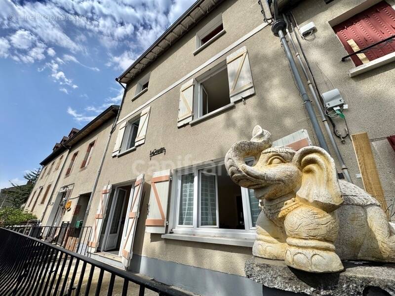 Maison à FERRIERES-SUR-SICHON