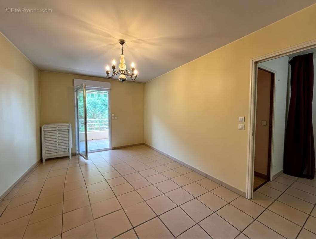 Appartement à SATHONAY-CAMP