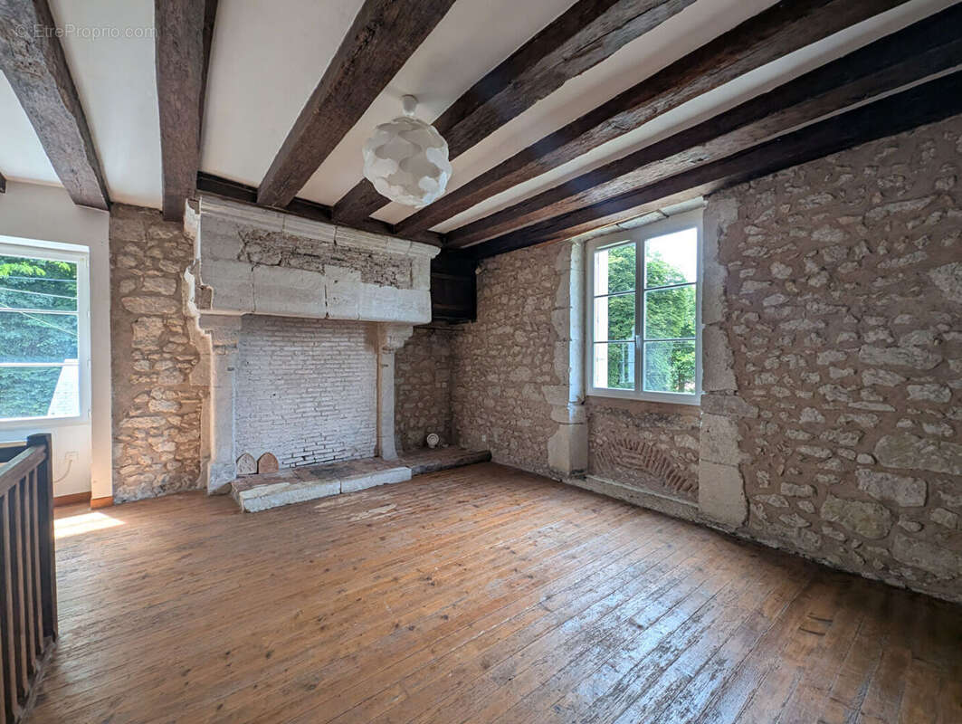 Maison à MOSNES