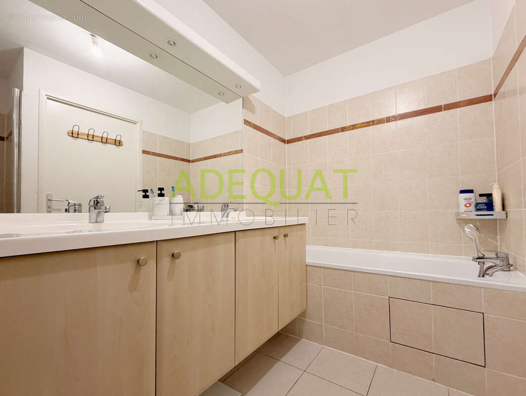 Appartement à L'ISLE-D'ABEAU