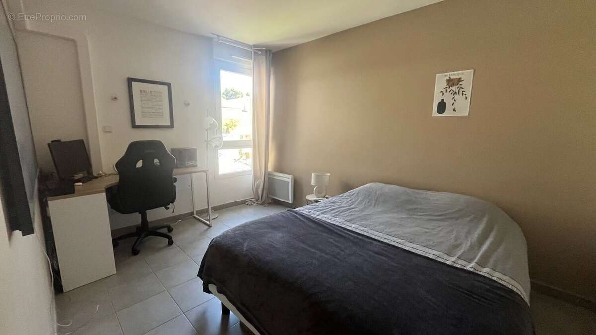 Appartement T2 de 46 m² avec terrasse. garage et ascenseur à Martigues Ferrières - photo 9